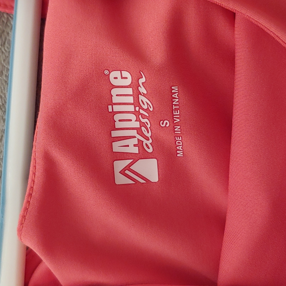 Size Small Alpine Design - Picture 6 of 6